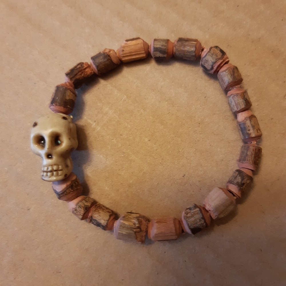 Stretchy skull bracelet